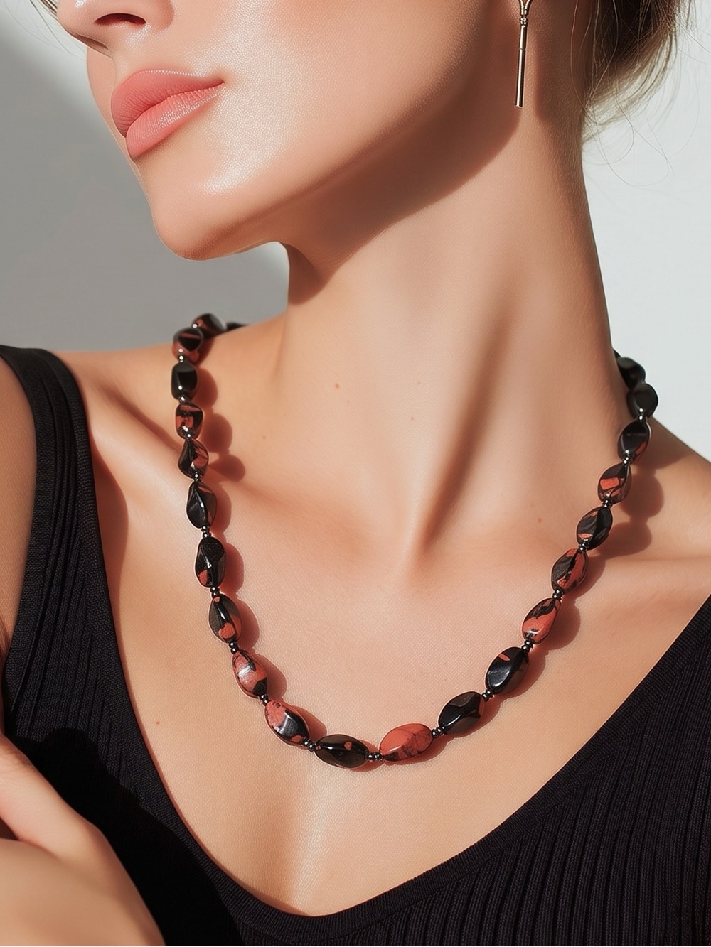 Swirlled Black and Red Beaded Glass Necklace